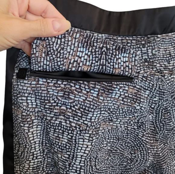 Lululemon Rise & Shine Trouser in Bead Envy Silver Spoon Multi / Black - Picture 11 of 13